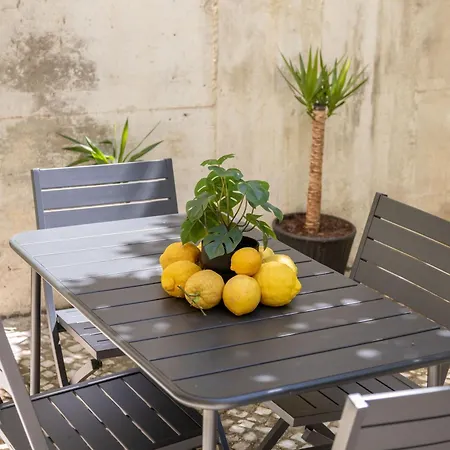 Fancy 2bdr Duplex With Patio Lisbon
