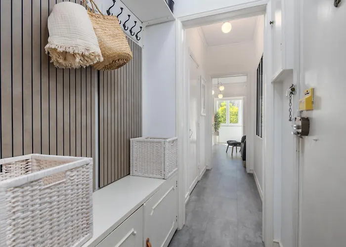Fancy 2bdr Duplex With Patio By Lovelystay Lisboa