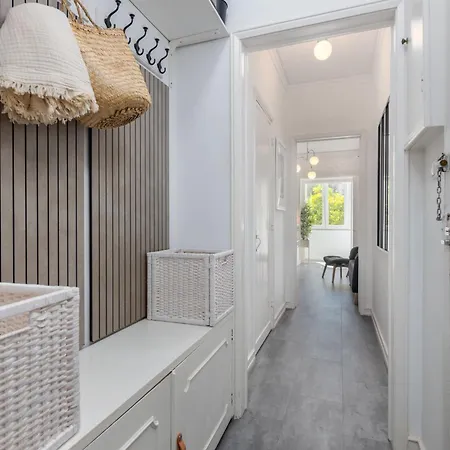 Fancy 2bdr Duplex With Patio By Lovelystay Lissabon