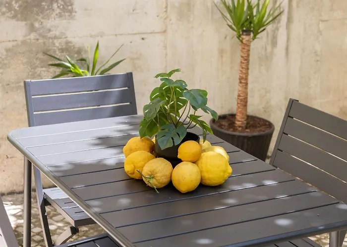 Fancy 2bdr Duplex With Patio By Lovelystay Lisboa