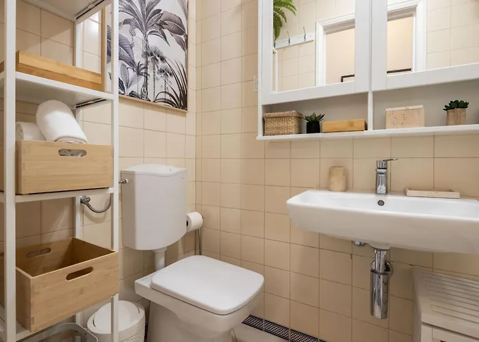 Fancy 2bdr Duplex With Patio By Lovelystay