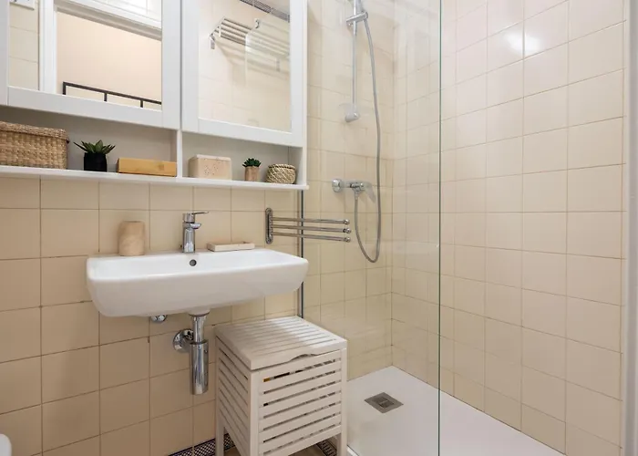 Fancy 2bdr Duplex With Patio By Lovelystay Διαμέρισμα