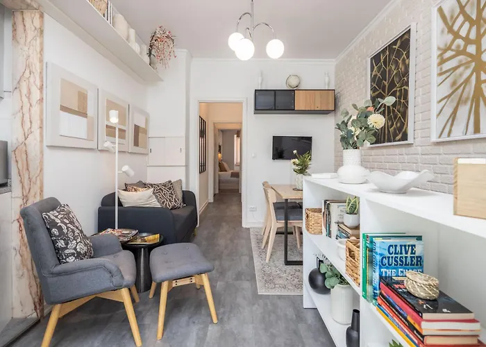 Fancy 2bdr Duplex With Patio By Lovelystay Διαμέρισμα