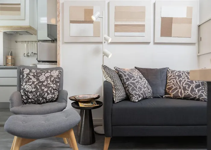 Fancy 2bdr Duplex With Patio By Lovelystay Διαμέρισμα