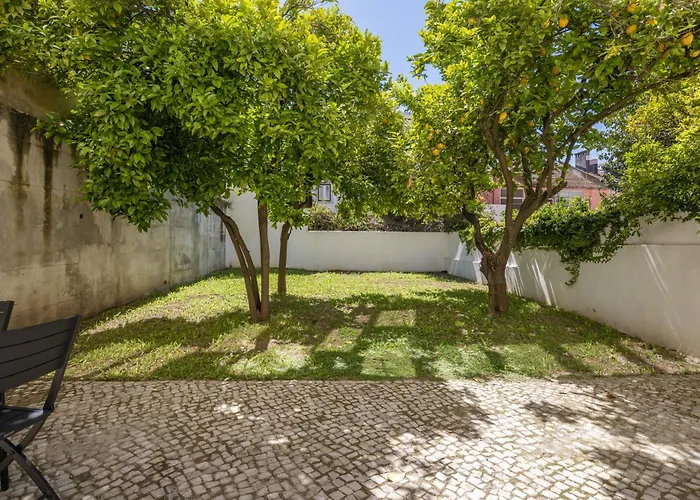 Διαμέρισμα Fancy 2bdr Duplex With Patio By Lovelystay